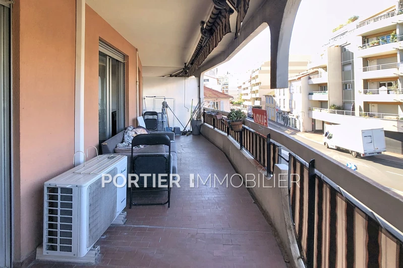 Location appartement Antibes  