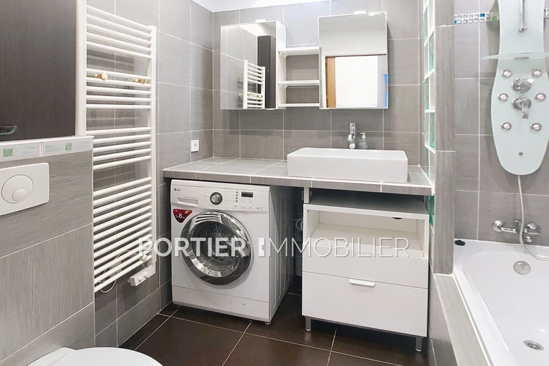 Location appartement Antibes  