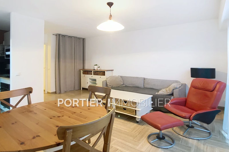 Location appartement Antibes  