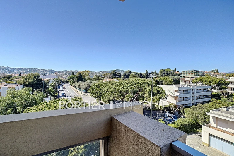 Location appartement Antibes  