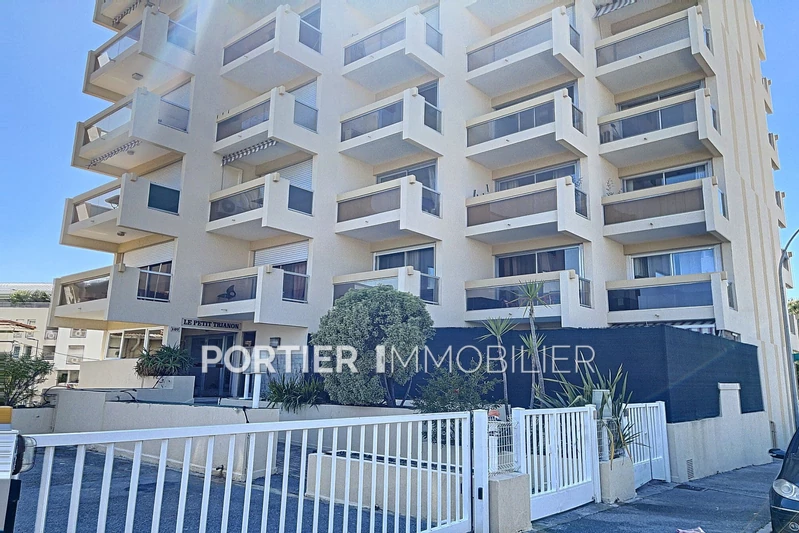 Location appartement Antibes  