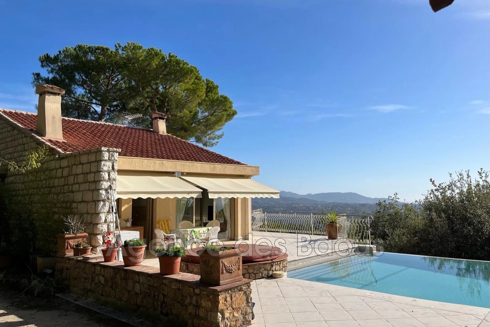 Maison 3 pièces 90 m² · à Saint Jeannet · 90 m² · 748 000 €