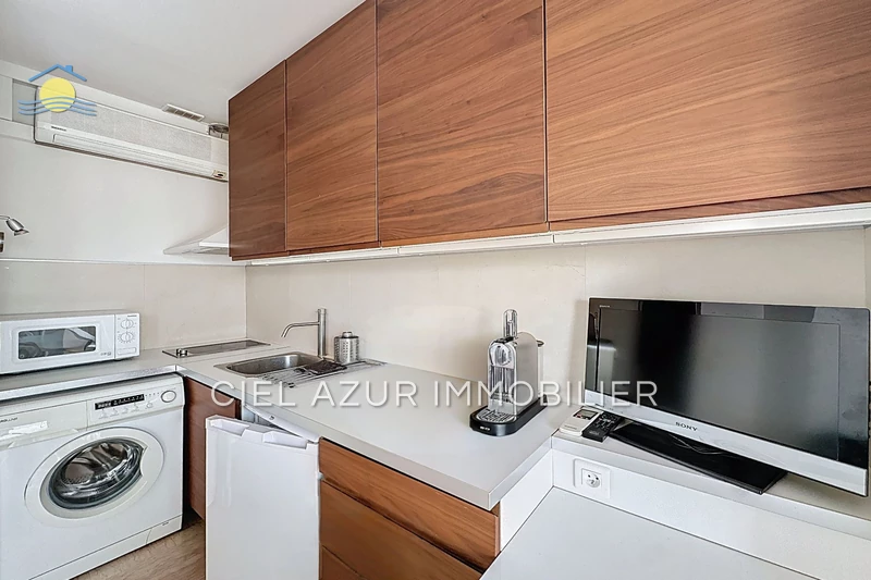appartement  studio  Juan-les-Pins Bord de mer  18&nbsp;m&sup2; -   