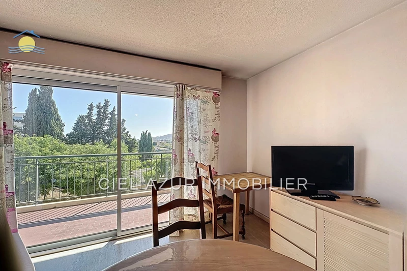 Location appartement Antibes  