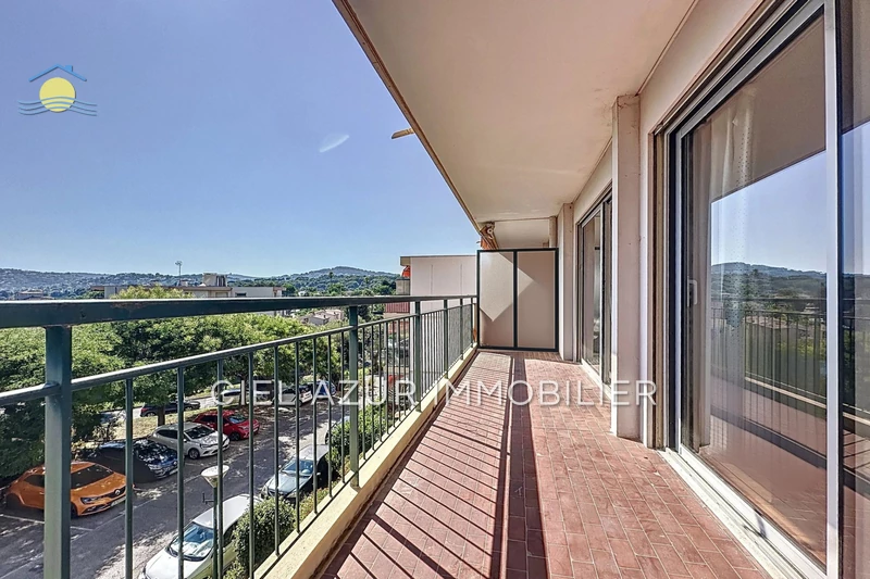 Location appartement Antibes  