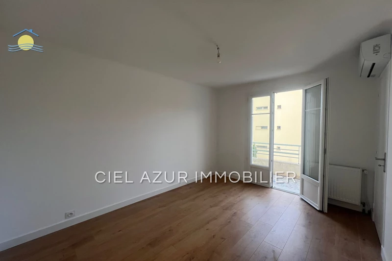 Location appartement Antibes  