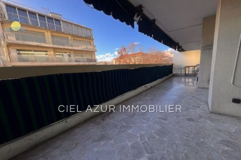 Location appartement Antibes  