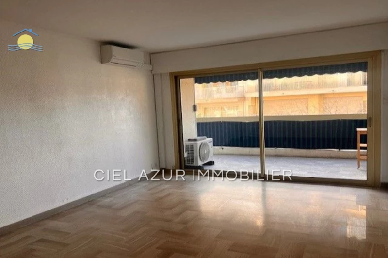 Location appartement Antibes  