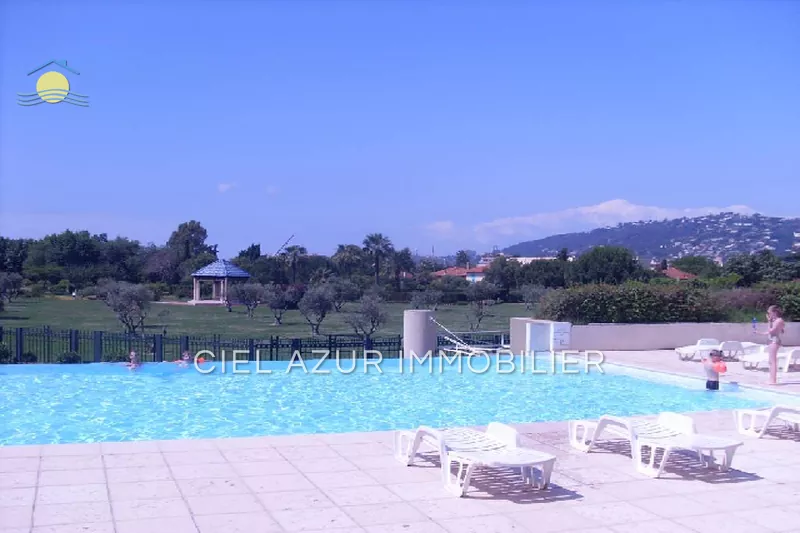 appartement  2 pièces  Juan-les-Pins Bord de mer  43 m² -   