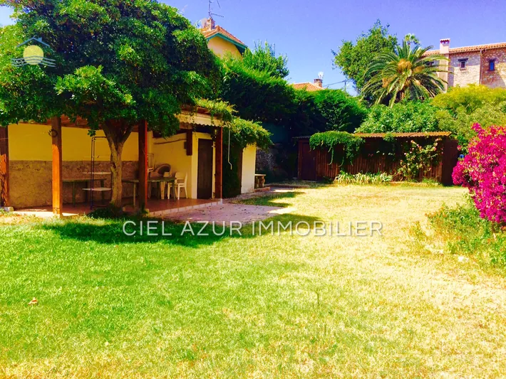 Location saisonnière villa Antibes  