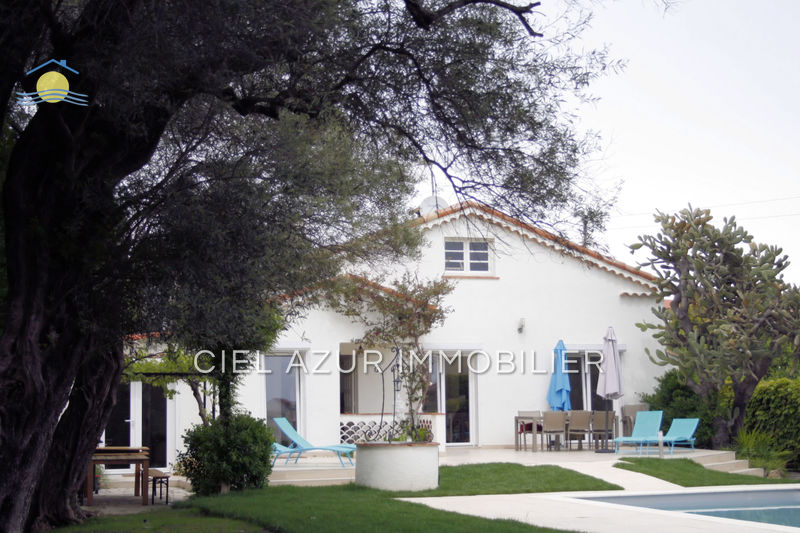 Location saisonnière House Juan-les-pins Sea side Villa Juan-les-Pins Bord de mer, Location saisonnière villa 5 bedroom 132 m²