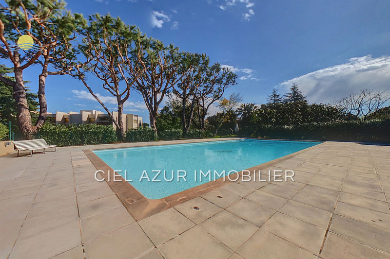 Location Appartement Antibes La fontone Rez-de-jardin Antibes La fontone, Location rez-de-jardin 1 pièce 17 m²