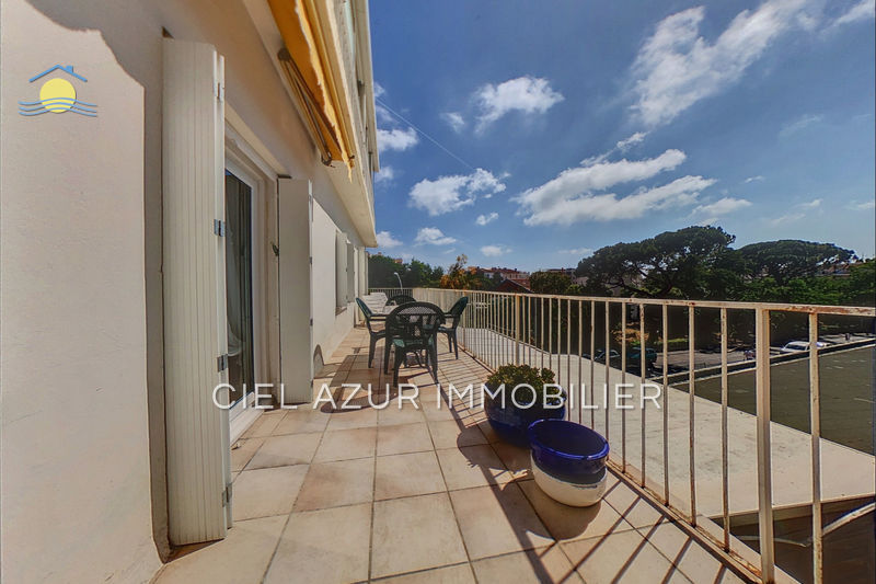 Photo Appartement Juan-les-Pins Centre-ville, Location appartement 2 pièces 55 m²