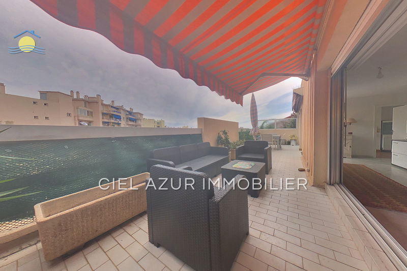 Photo Villa sur le toit Antibes Centre-ville, Location villa sur le toit 3 pièces 74 m²
