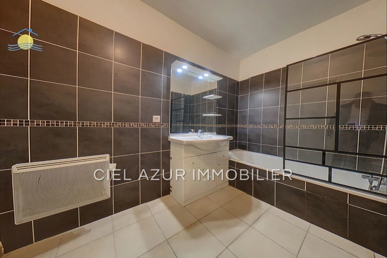 Location rez-de-jardin Pégomas  Location rez-de-jardin Pégomas