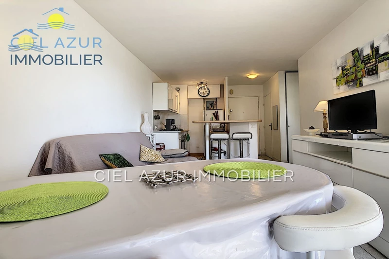 Photo Apartment Juan-les-Pins Bijou plage,  Vacation rental apartment  2 rooms   32&nbsp;m&sup2;