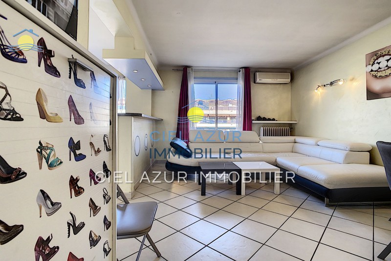 Rentals Apartment Juan-les-pins Square lily Apartment Juan-les-Pins Square du lys, Rentals apartment 2 rooms 50 m²