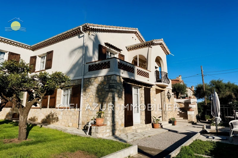 maison  12 pièces  Antibes La colle / la badine  268 m² -   