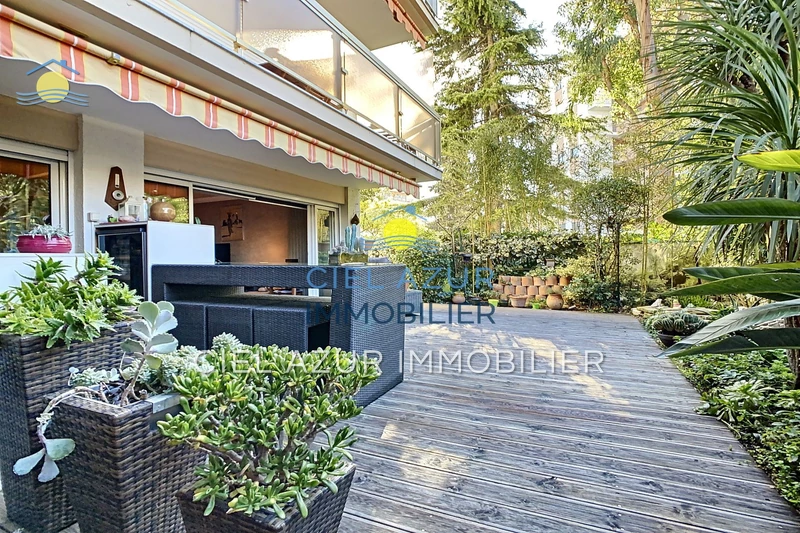 Appartement Juan-les-Pins Square du lys,   achat appartement  2 pièces   50&nbsp;m&sup2;
