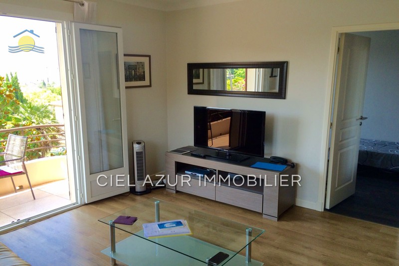 For sale Apartment Juan-les-pins Sea side Apartment Juan-les-Pins Bord de mer, to buy apartment 3 rooms 53 m²