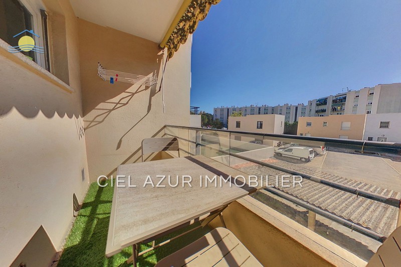 Photo Apartment Juan-les-Pins Bord de mer,   to buy apartment  2 rooms   29&nbsp;m&sup2;
