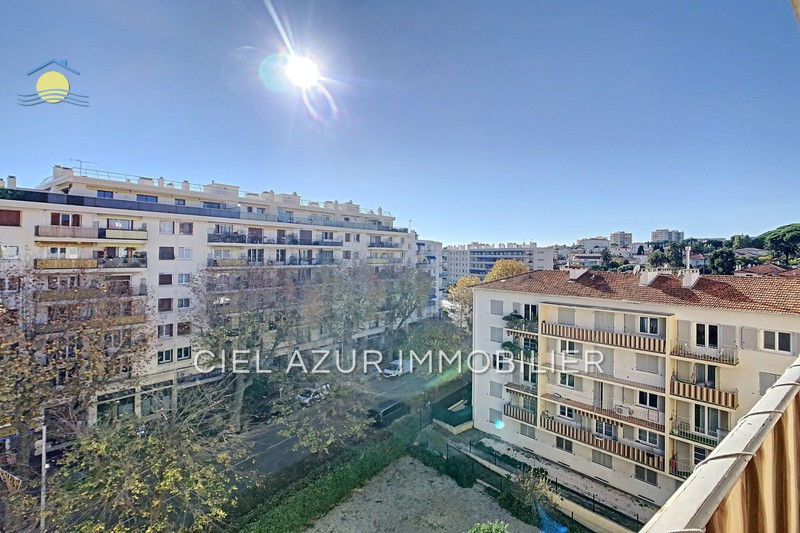 appartement  3 rooms  Antibes Downtown  45 m² -   