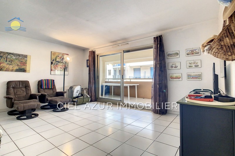 For sale Apartment Juan-les-pins Sea side Apartment Juan-les-Pins Bord de mer, to buy apartment 2 rooms 44 m²