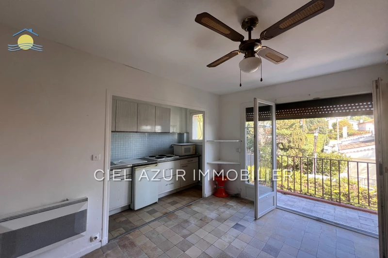 appartement  studio  Juan-les-Pins La colle / la badine  17 m² -   