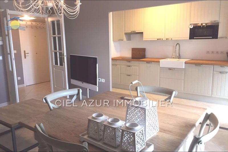 Photo Apartment Juan-les-Pins Bord de mer, to buy apartment 2 rooms 53 m²