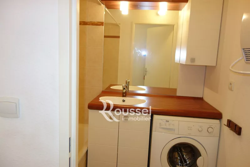 Location appartement Poussan  