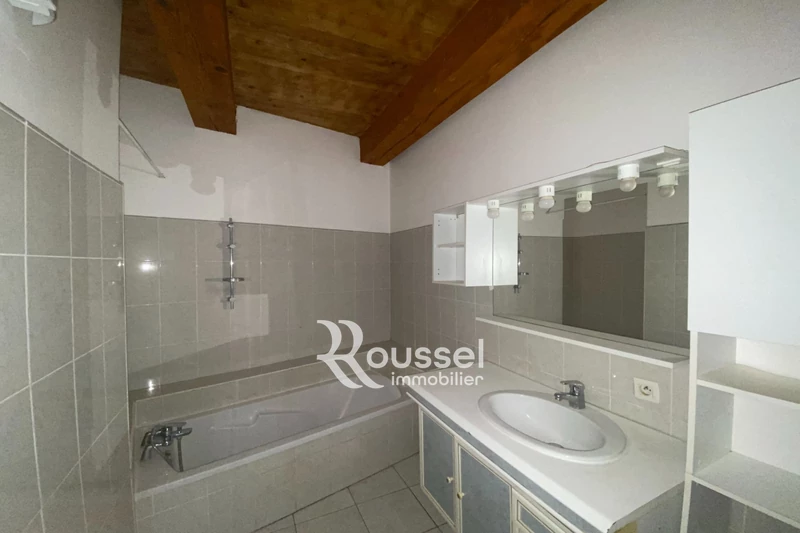 Location appartement Poussan  