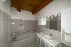 Location appartement Poussan  