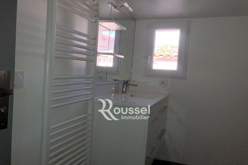 Location appartement Poussan  