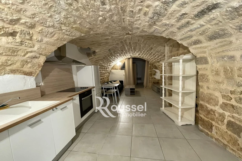 Location appartement Poussan  