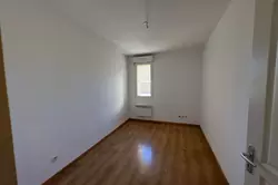 Location appartement Poussan  