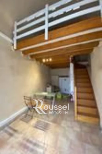 Professionnel local commercial Poussan  