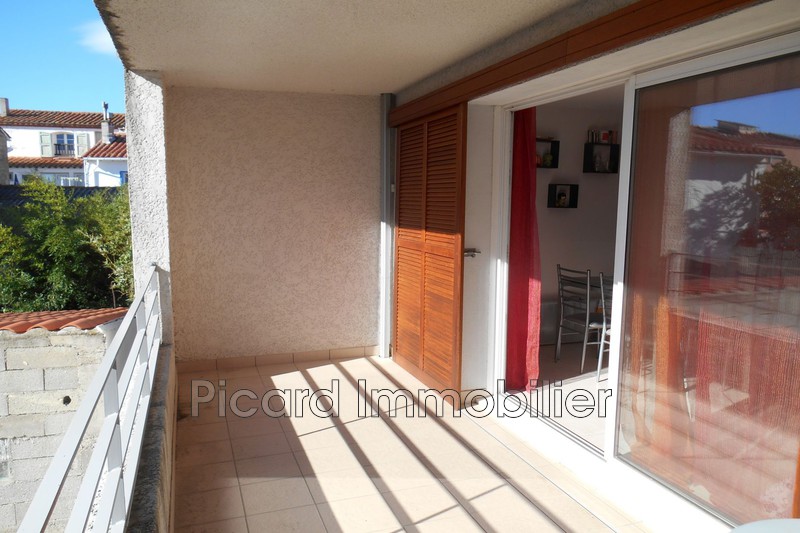 Photo Apartment Saint-Estève Village,   to buy apartment  2 rooms   46&nbsp;m&sup2;