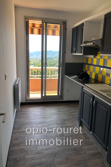 Location appartement Grasse  