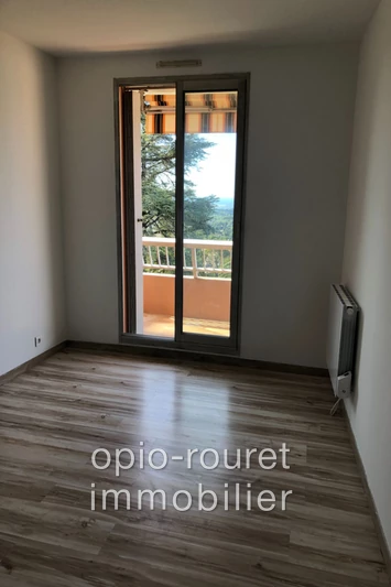 Location appartement Grasse  