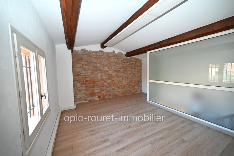 Professionnel local professionnel Le Rouret  