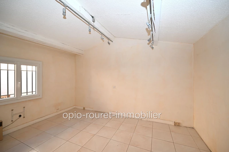 Professionnel local professionnel Le Rouret  