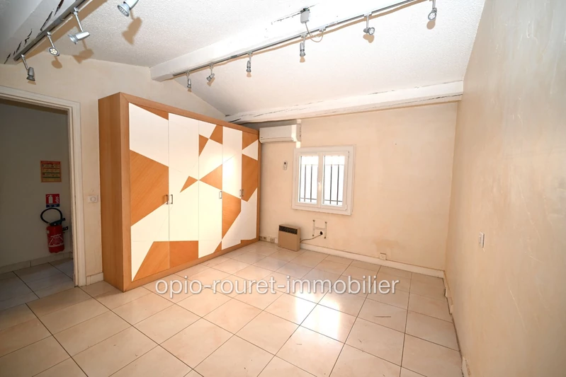 Professionnel local professionnel Le Rouret  