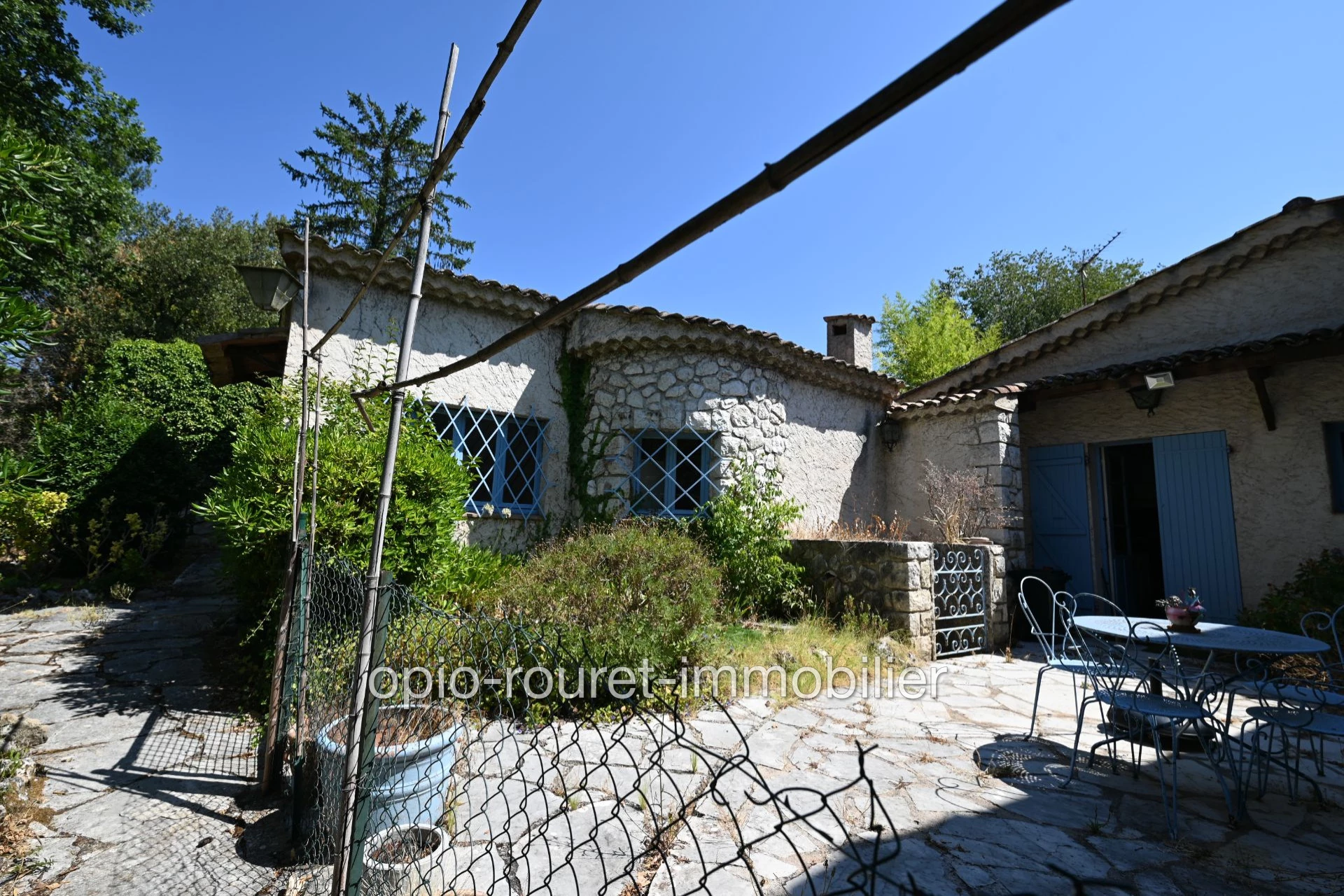 Maison 2 pièces 223 m² · à Roquefort-les-Pins · 223 m² · 945 000 €