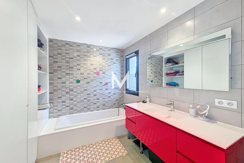 Photo n°9 - Vente Maison villa Le Plan-de-la-Tour 83120 - 768 000 €