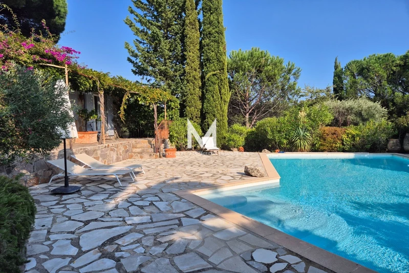 Photo n°1 - Vente maison en pierre Le Plan-de-la-Tour 83120 - 995 000 €