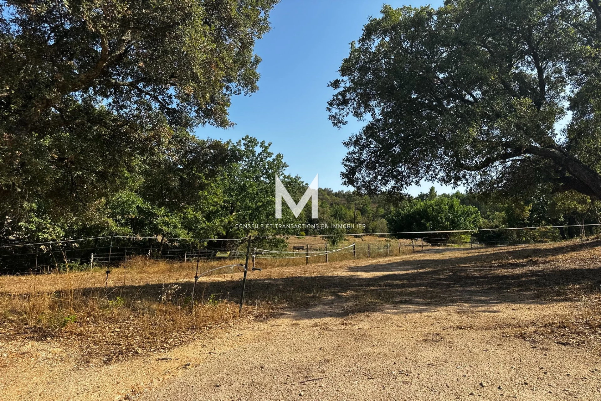Terrain non constructible le plan-de-la-tour · 39 500 €