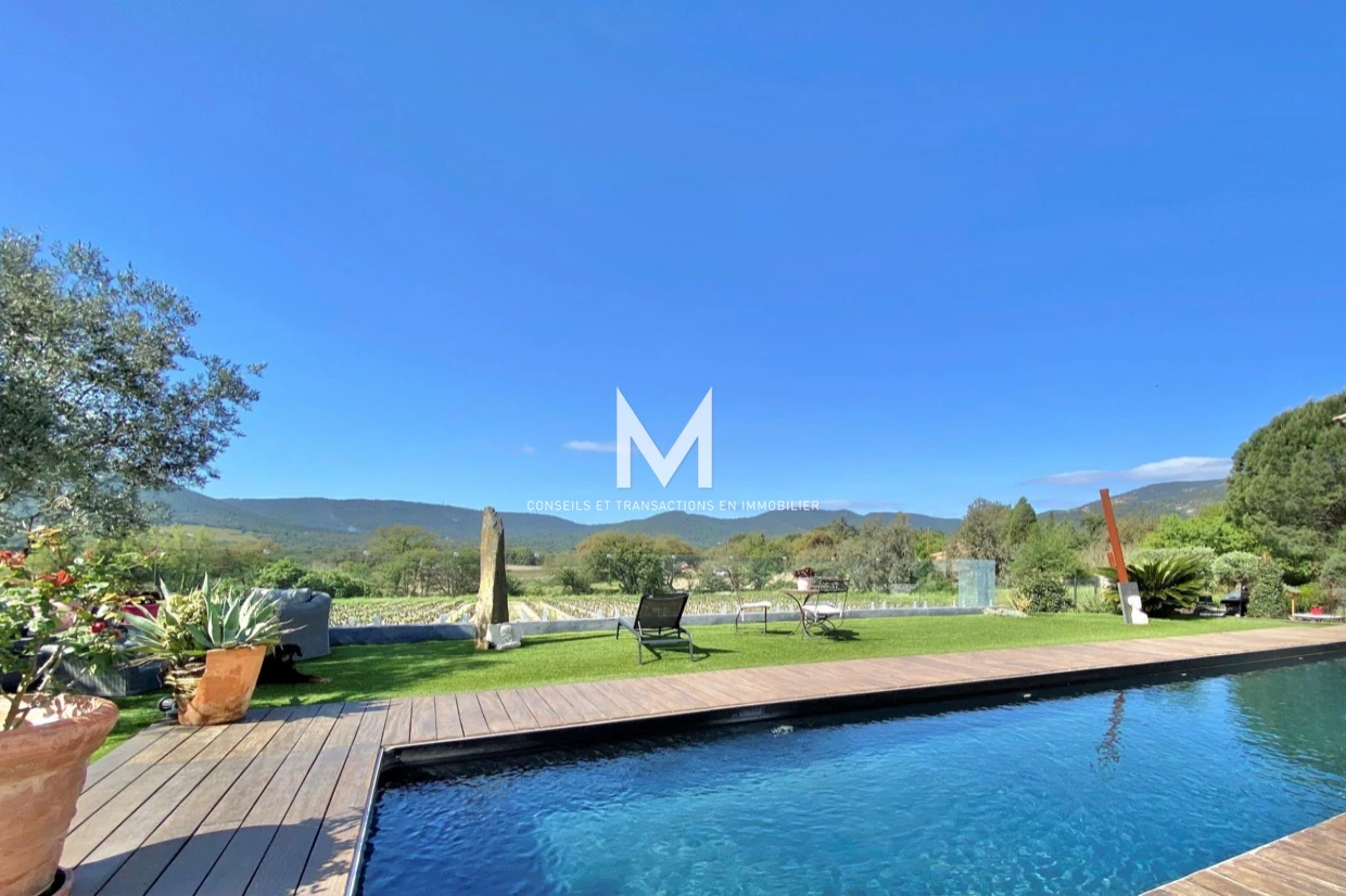 Maison 4 pièces 1020 m² · à Le Plan-de-la-Tour · 1 020 m² · 1 090 000 €