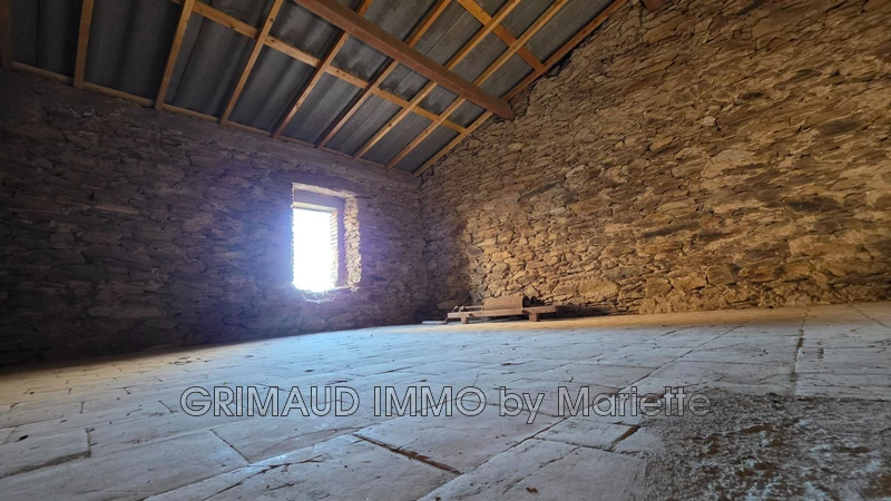 Vente grange La Garde-Freinet  