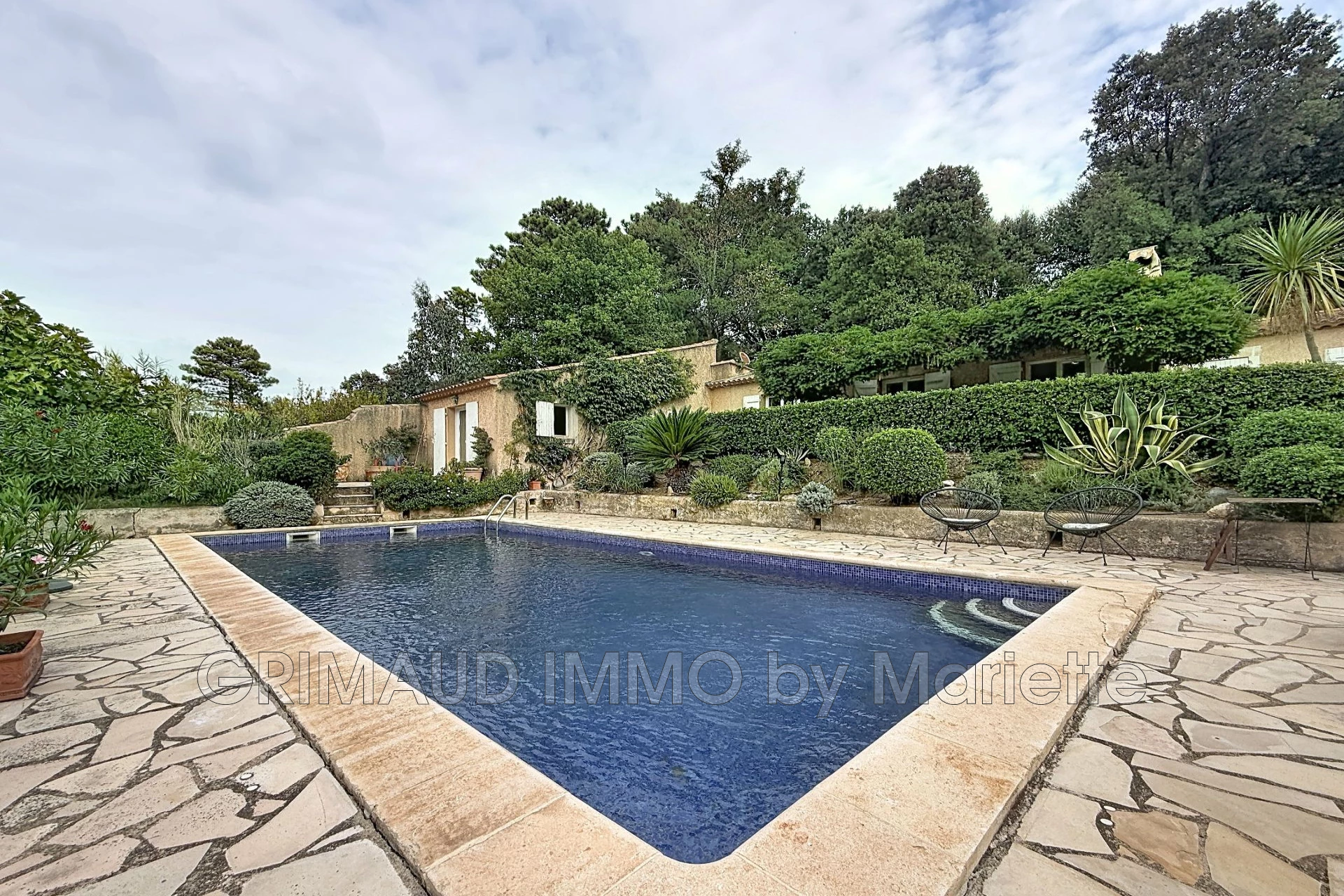 Maison 6 pièces 170 m² · à La Garde-Freinet · 170 m² · 995 000 €