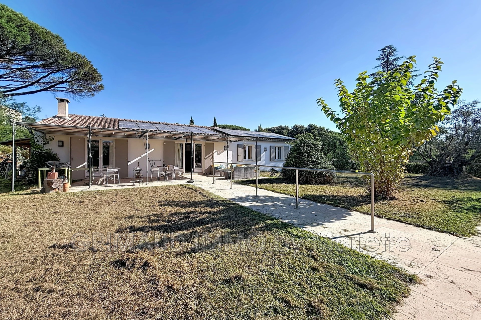 Maison 1 pièce 126 m² · à Cogolin · 126 m² · 850 000 €